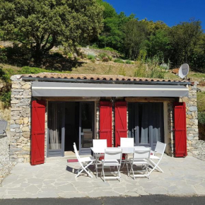 Maison confortable avec piscine à Saint-Julien-de-la-Nef